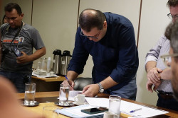 Alan protocola na Câmara projeto que reduz tarifa do transporte coletivo