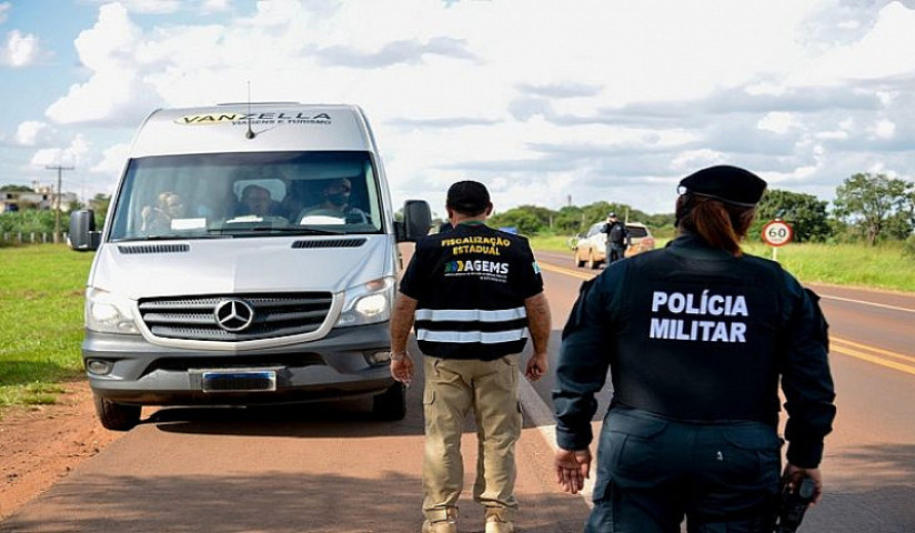 Na operação realizada simultaneamente em três municípios, Aquidauana, Terenos e Sidrolândia, 82 veículos foram abordados (Imagem: Subcom)