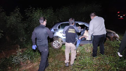Com o impacto o motorista do veículo morreu na hora (Imagem: Adilson Domingos)