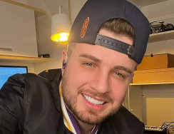 Cantor Conrado está em estado grave após acidente que matou Aleksandro