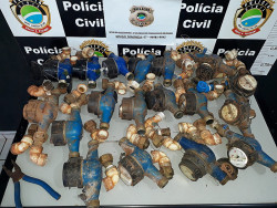 Dois são presos por furto em série de hidrômetros em Dourados