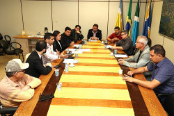 Secretária de Educação depõe na Câmara sobre negociação com educadores