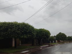 Dourados teve 32 mm de chuva e temperatura despenca na terça