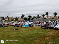 Encontro de veículos antigos reúne mais de 2 mil pessoas em Dourados