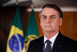 Jair Bolsonaro lidera com folga enquete sobre disputa presidencial