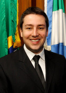 Deputado atira em estande de tiros ao defender um projeto de sua autoria (Imagem: Assembleia Legislativa)