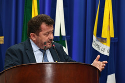 Laudir cobra informações sobre serviços paralisados no HU