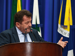 Laudir cobra informações sobre serviços paralisados no HU