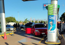 Dois homens são mortos a tiros no pátio de posto na fronteira