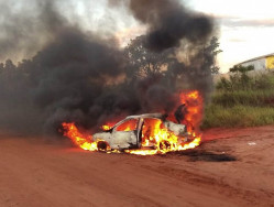 Prefeito de cidade da fronteira é alvejado a tiros por pistoleiros