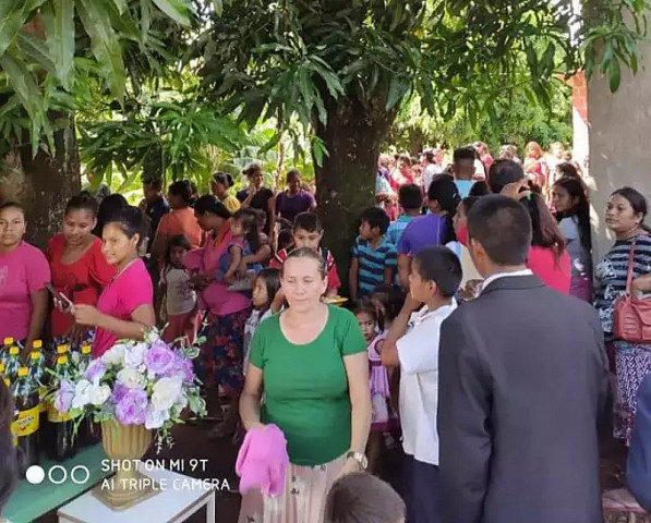 Festa de aniversário foi realizada juntamente com culto (Foto: Divulgação/Facebook)