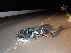 Jpvem ciclista morto na MS-156 (Imagem: Adilson Domingos)