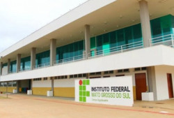 São ofertadas 240 vagas para cursos técnicos de nível médio presenciais nos municípios de Aquidauana, Coxim, Dourados e Jardim (Imagem: Reprodução)