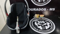 Mulher é presa com pasta-base em bebê conforto no Novo Horizonte