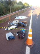 Motociclista morreu na hora com o impacto do acidente (Imagem: WhatsApp)