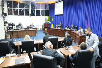 Vereadores se reuniram no plenário da Câmara para a apreciação dos projetos da Pauta de Ordem do Dia (Imagem: Valdenir Rodrigues/CMD)