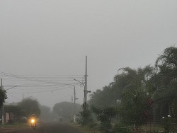 Forte neblina na manhã desta quinta-feira em Dourados (Imagem: Dourados Informa)