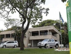 Reinaldo Azambuja “desloca” ponto facultativo para 17 de junho
