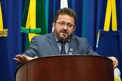 Laudir solicita insumos e equipamentos odontológicos para postos de saúde