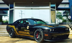 PF faz exposição de “viaturas especiais” tomadas do crime organizado