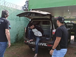 Condenado por mortes no Paraná é levado para presídio na fronteira