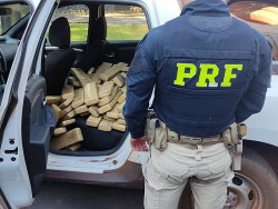 Dupla é presa pela PRF por tráfico de Drogas em Dourados