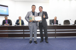 Marçal Filho recebe título de cidadão Maracajuense
