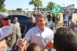 “Aqui é minha terra”, diz Bolsonaro ao iniciar quinta visita a MS