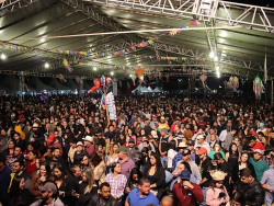 Dez mil pessoas prestigiam primeira noite da 43º Festa Junina