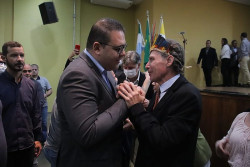 Alan Guedes acompanha posse de novo reitor da UFGD