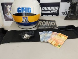 Jovens são detidos pela Guarda Municipal com porções de cocaína