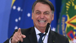 Bolsonaro lidera entre mulheres; Lula empata entre os homens