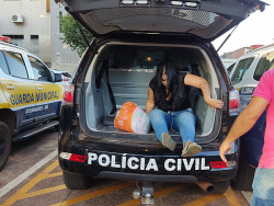 Jovem de 25 anos é presa por tráfico de drogas em Dourados