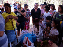 Caravana leva cestas a comunidade indígena marcada por morte