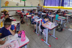 Em Dourados, 33 mil alunos voltam às escolas da rede municipal