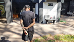 Homem diz ser ferido acidentalmente e acaba preso por tentativa de assalto