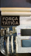 Força Tática do 8ºBPM prende dois jovens por tráfico de drogas e cumpre mandado de prisão.