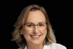 Ex-secretária deve ser 1ª suplente de douradense candidato ao Senado