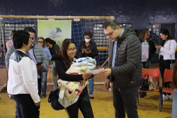 Alan Guedes participa da entrega dos cartões do programa Mais Social