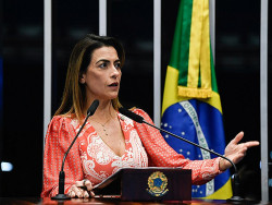Bivar desiste e União Brasil cogita lançar Soraya para não apoiar Lula