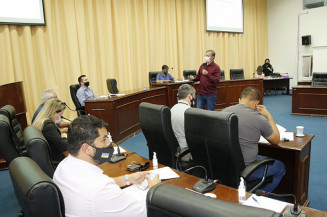 Vereadores e técnicos da Secretaria de Fazenda em audiência sobre a LDO (Valdenir Rodrigues)