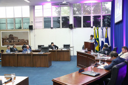 Na 25ª sessão ordinária do ano, vereadores aprovam 18 projetos