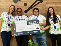 Estudantes recebem R$ 100 mil por negócio para vender suco em pó