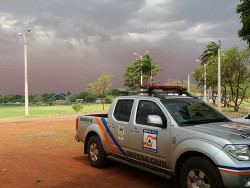 Defesa Civil alerta para vendaval com rajadas de vento em Dourados