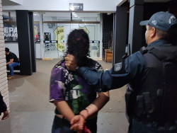 Mulher é presa por abandono de incapaz ao sair para beber em Dourados