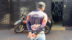 Falso entregador é preso pelo SIG com arma de fogo e 25 tabletes de maconha