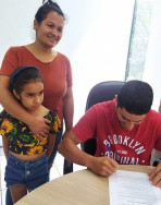 Prefeitura formaliza doação de terrenos do programa Lotes Urbanizados