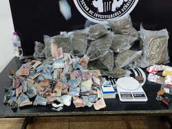 Jovens são detidos pelo SIG com drogas em residencial de Dourados