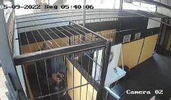 Armado, homem invade unidade que monitora tornozeleiras