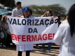 Maioria do STF mantém suspensão de piso da enfermagem